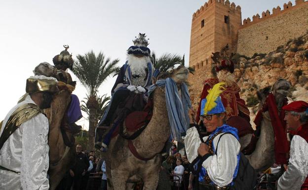 cabalgata de los reyes magos en almeria