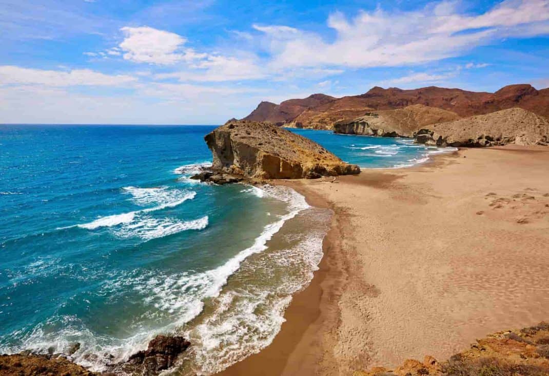 Como es el transporte publico a Cabo de Gata