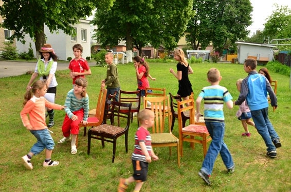 juego de las sillas para niños